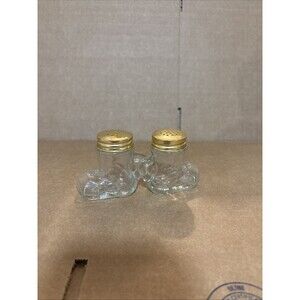 Vintage Santa Boots Clear With Gold Colored Tops Salt And Pepper Shakers